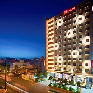 **** Отель Ibis Saigon Airport Вьетнам